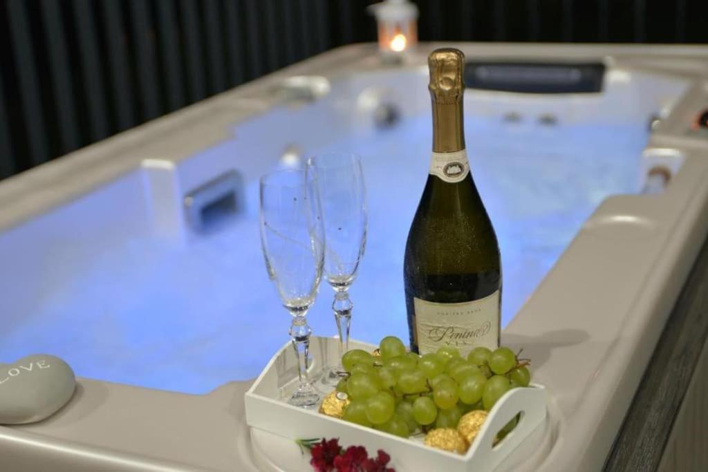 Vineyard House With Sauna And Jacuzzi For 2 Ferienhaus Gorica pri Slivnici