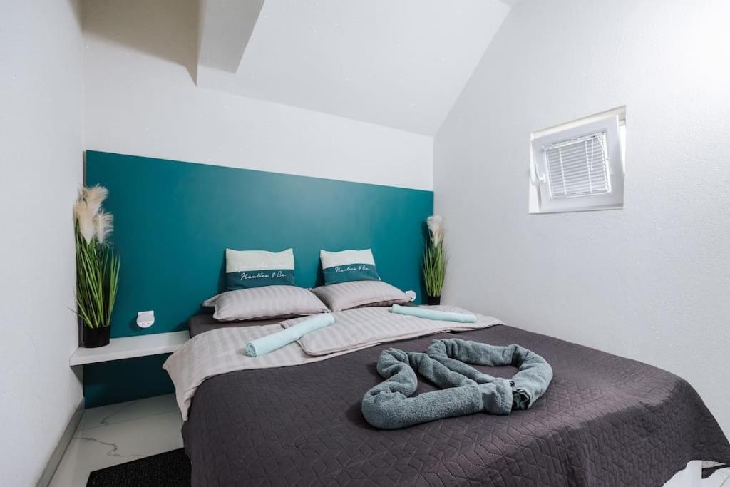 Vineyard House With Sauna And Jacuzzi For 2 Ferienhaus Gorica pri Slivnici